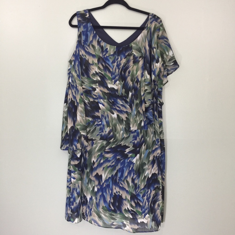 5 for $25🎉 💐 Drape sleeve dress